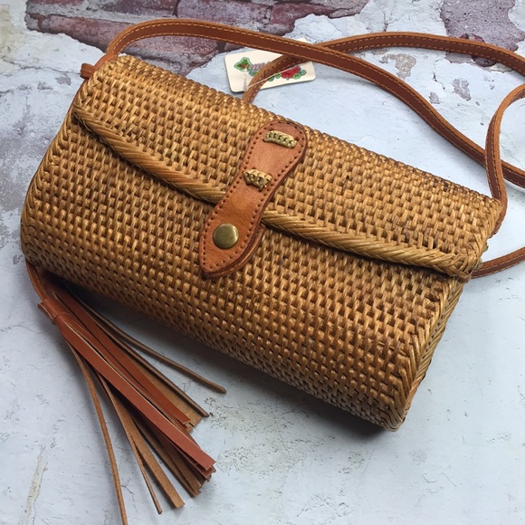 Hawaii Island Sense Handbags - Brand New Boutique Rattan Leather Crossbody Shoulder Purse NWT Snap Closure